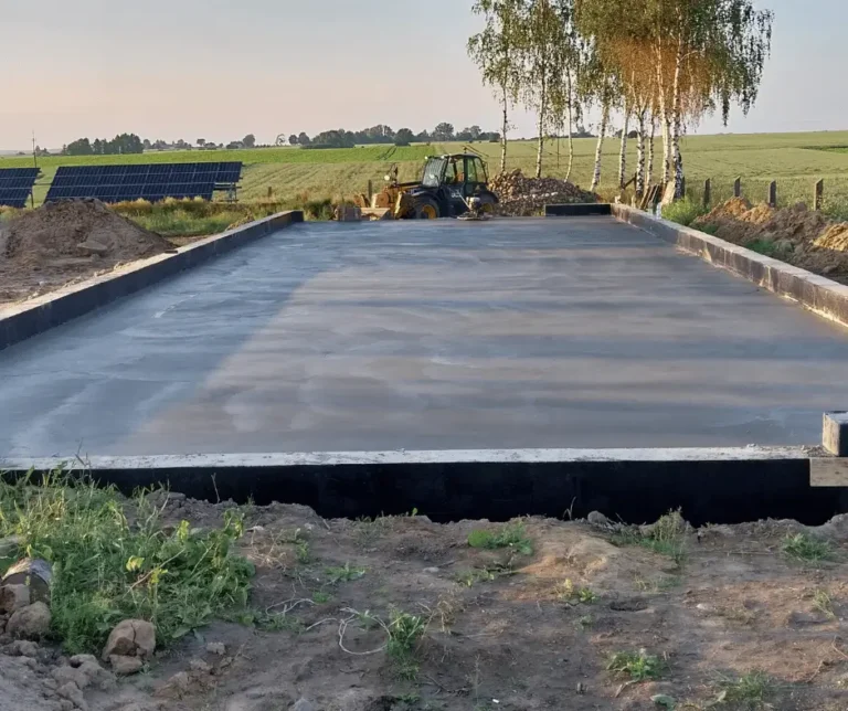 Gotowa płyta betonowa pod budowę budynku gospodarczego