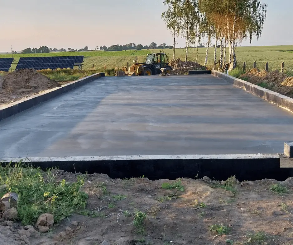 Gotowa płyta betonowa pod budowę budynku gospodarczego